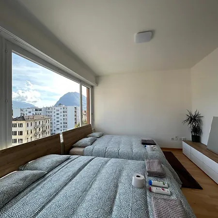 Switzerland Location ルガーノ